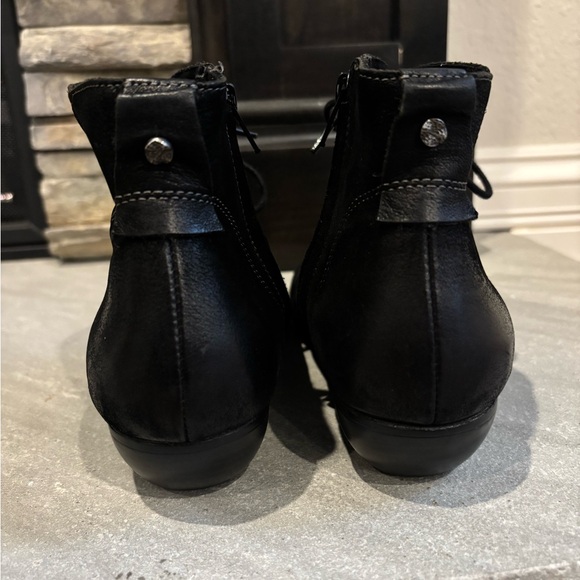 Taos Footwear Black Ankle Boots - Picture 6 of 13